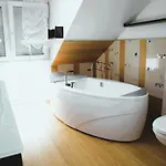 Beautiful Unique 1 Bedroom Apartment *