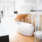Beautiful Unique 1 Bedroom *