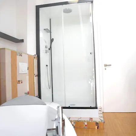 Beautiful Unique 1 Bedroom *