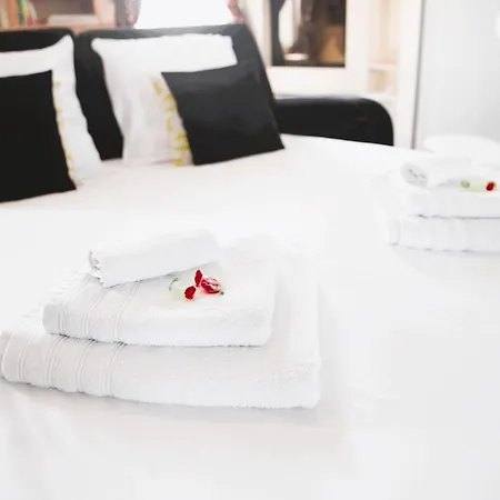 Beautiful Unique 1 Bedroom Διαμέρισμα *