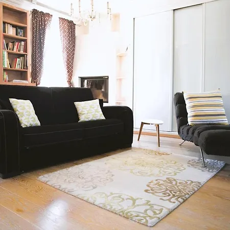아파트 Beautiful Unique 1 Bedroom *
