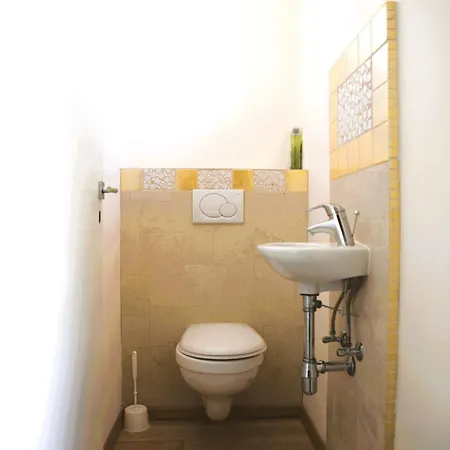 Beautiful Unique 1 Bedroom Διαμέρισμα *