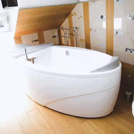 Beautiful Unique 1 Bedroom