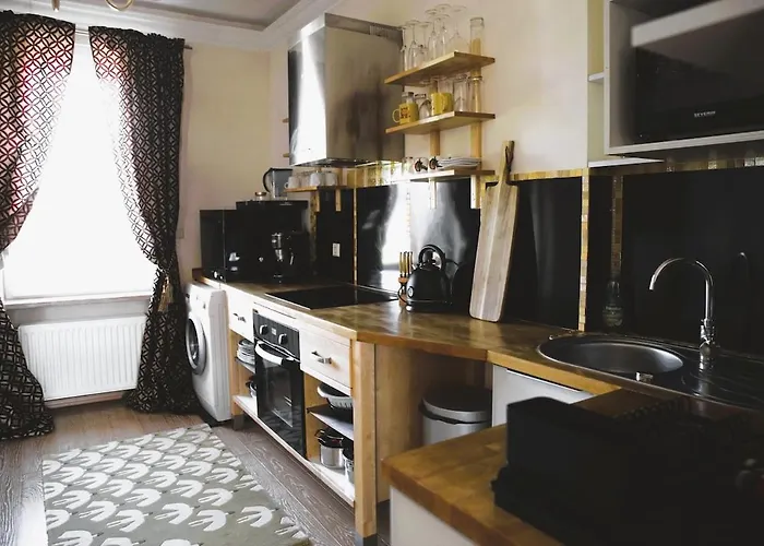 Apartment Beautiful Unique 1 Bedroom *