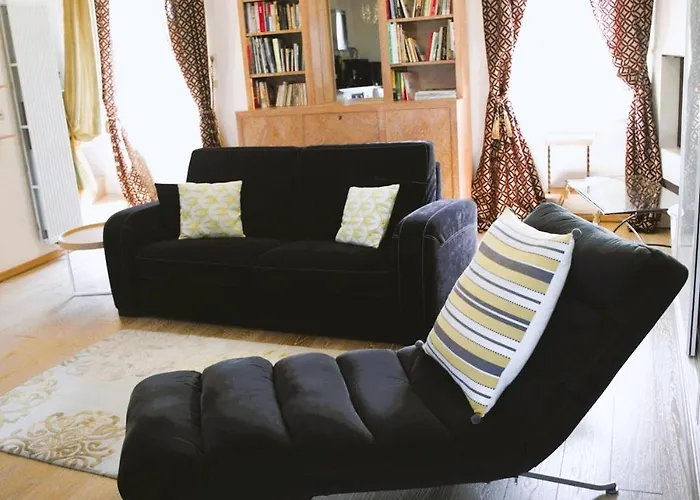 Beautiful Unique 1 Bedroom Apartment