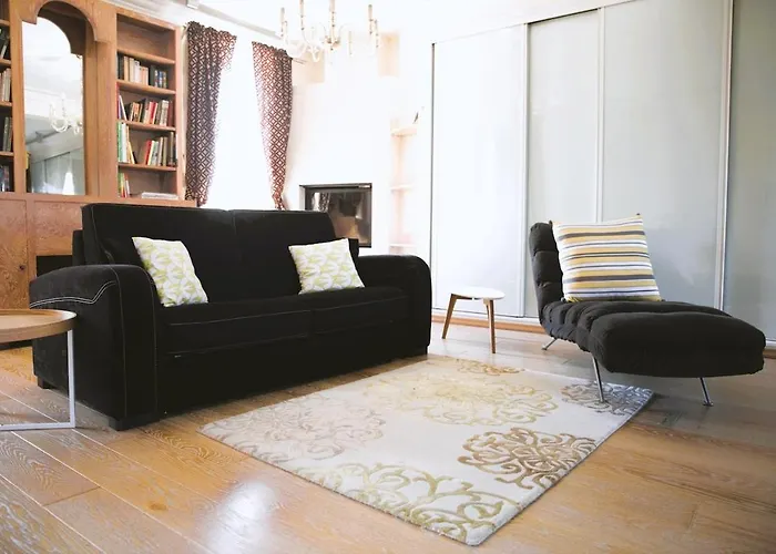 Apartment Beautiful Unique 1 Bedroom *