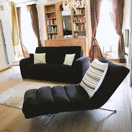 Beautiful Unique 1 Bedroom Apartment
