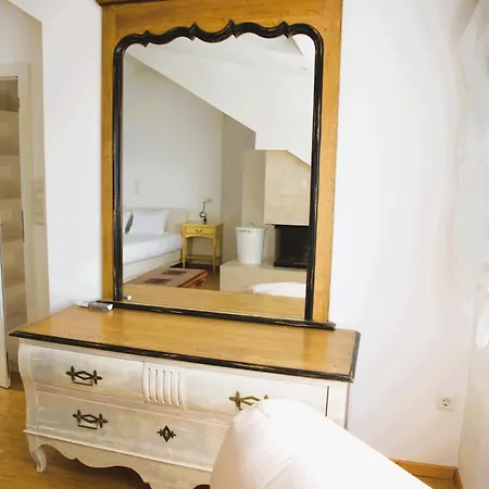 Apartment Beautiful Unique 1 Bedroom *